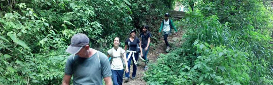 Caminata hacia ruta 77,  desde Naiguatá hacia Rancho Grande